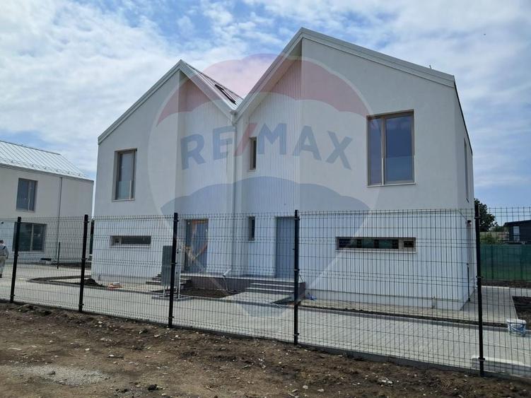 Duplex cu 4 camere cu Teren 250 Mp în Nord