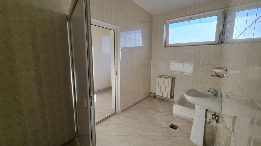 Spațiu comercial, de 170 mp, în Fundeni