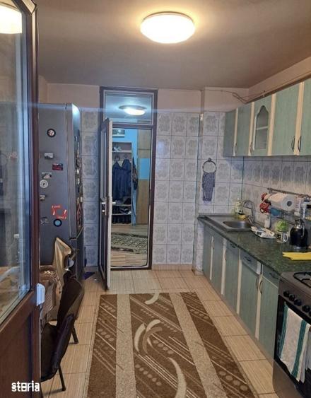 Apartament cu 4 camere în Rahova