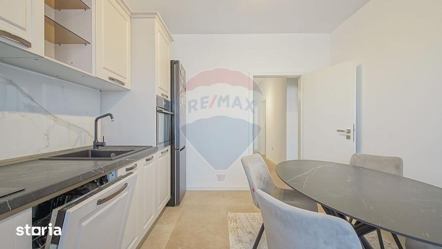 Apartament cu 3 camere, mobilat în Tractorul