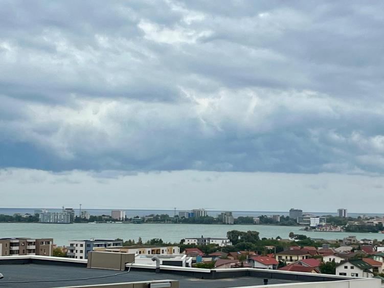 Penthouse cu 3 camere, mobilat în Tomis Plus