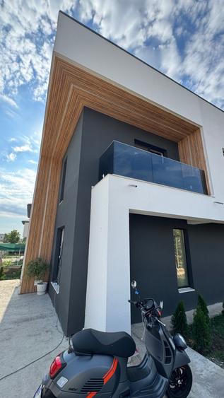 Casă individuală cu 5 camere cu Teren 300 Mp în Berceni