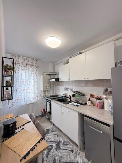 Apartament cu 2 camere decomandat în Militari