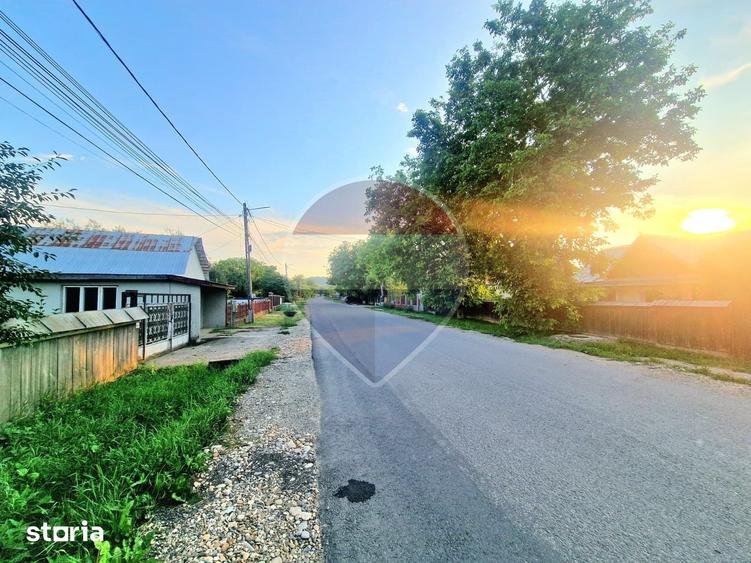 Casă cu 3 camere cu Teren 2100 Mp în Valea lui Ion