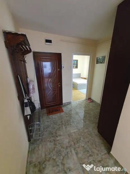 Apartament cu 2 camere decomandat în Precista