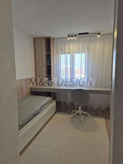 Apartament cu 3 camere semidecomandat în Circumvalațiunii