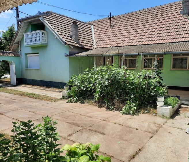 Casă cu 3 camere în Mișca