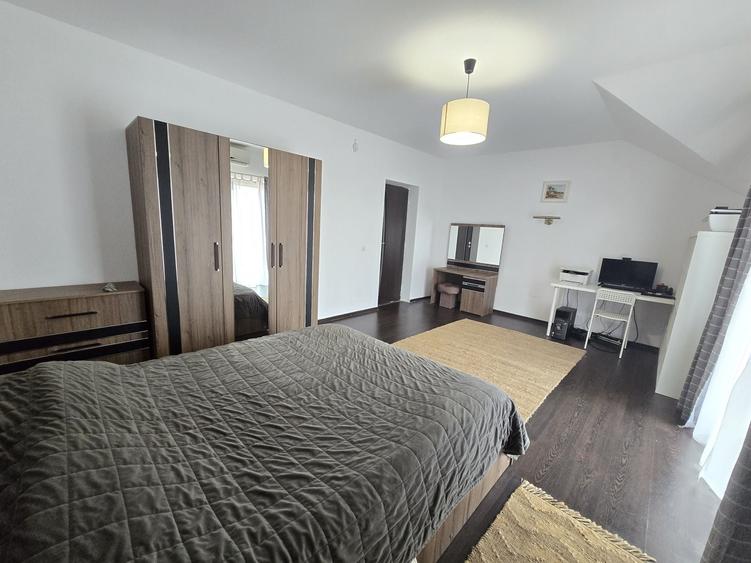 Casă cu 4 camere în Bucium