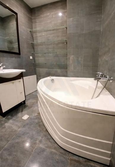 Apartament cu 3 camere decomandat, mobilat în Calea Dumbrăvii