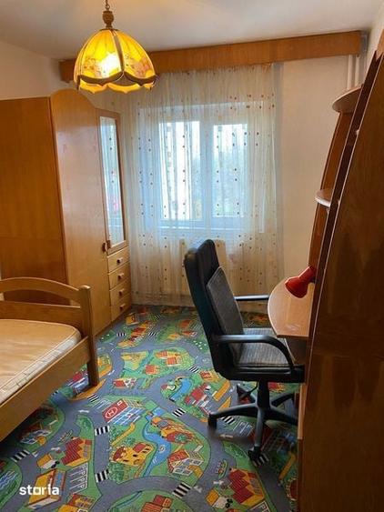 Apartament cu 3 camere decomandat în 9 Mai