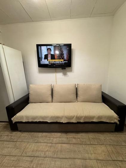 Apartament cu 2 camere semidecomandat, mobilat în Mărgeanului