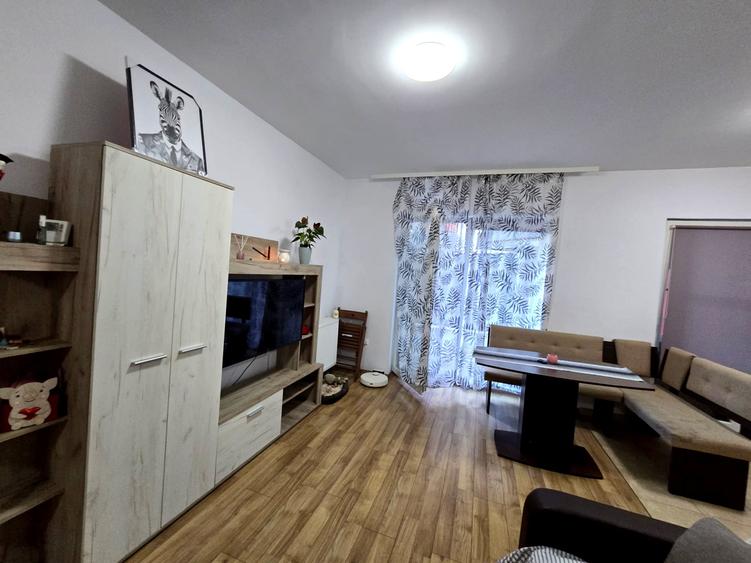 Apartament cu 2 camere semidecomandat în Mărăști