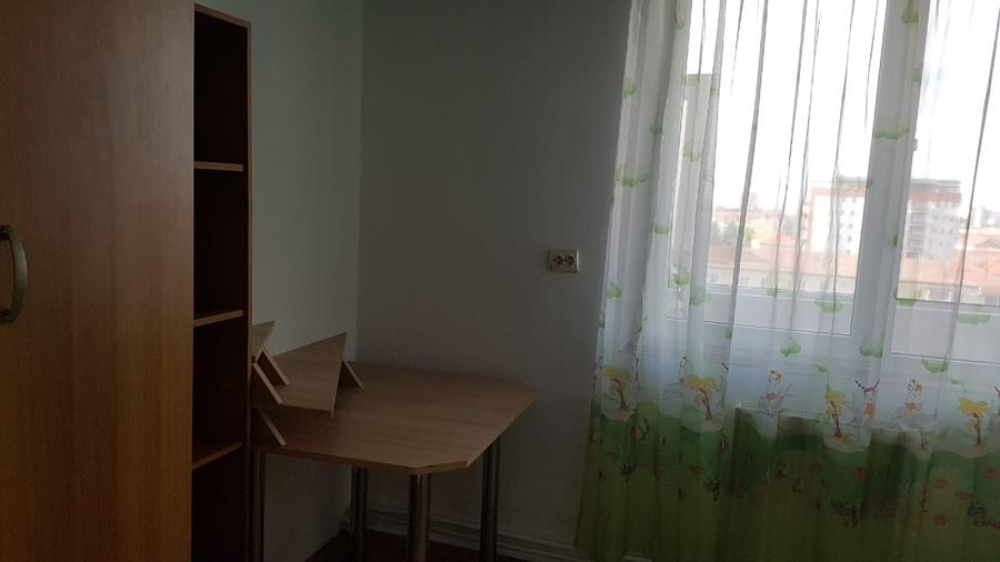 Apartament cu 3 camere semidecomandat în Mihai Viteazul