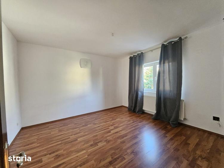 Casă cu 3 camere cu Teren 200 Mp în Central