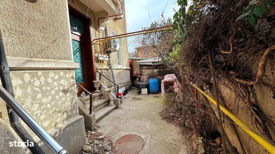 Apartament cu 4 camere decomandat în Basarab