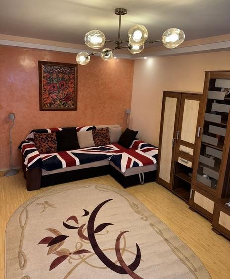 Apartament cu 3 camere decomandat în Micro 20