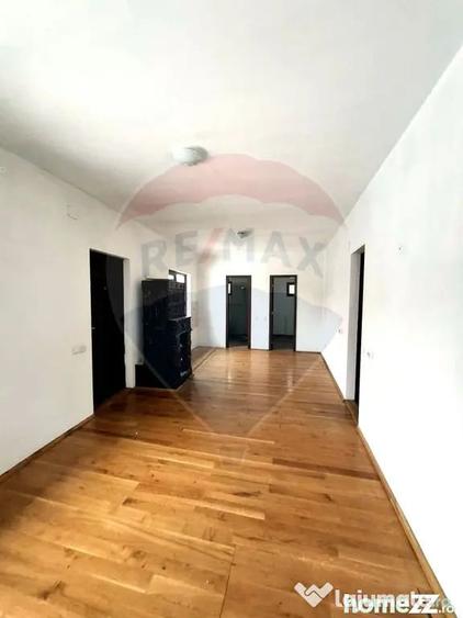 Casă cu 4 camere cu Teren 802 Mp în Măneciu