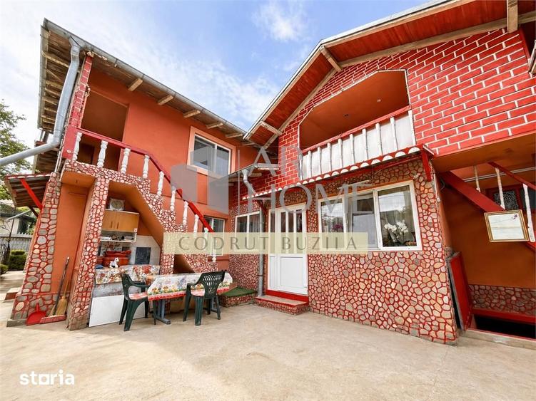 Casă cu 5 camere decomandat cu Teren 287 Mp în Târgșoru Vechi
