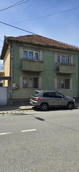 Casă cu 2 camere cu Teren 944 Mp în Central