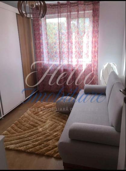 Apartament cu 3 camere semidecomandat, mobilat în Florești