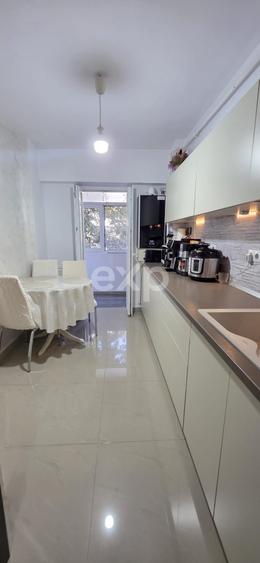 Apartament cu 3 camere decomandat, mobilat în Ultracentral