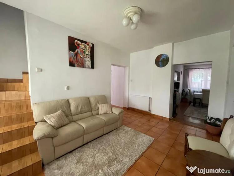 Casă cu 5 camere cu Teren 300 Mp în Central