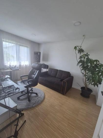 Casă cu 4 camere cu Teren 200 Mp în Gruia