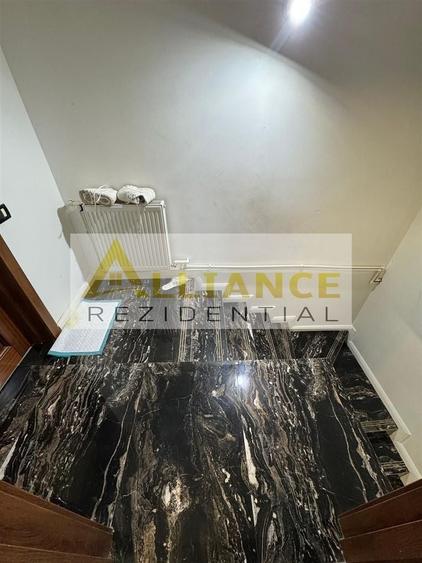 Casă individuală cu 7 camere cu Canalizare în Jilava