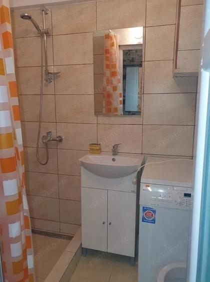 Garsonieră decomandată în UMT
