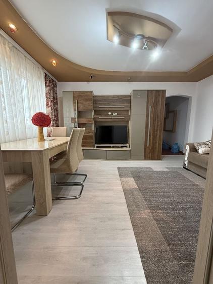 Apartament cu 3 camere semidecomandat în Exercițiu