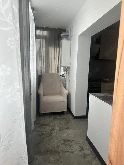 Garsonieră decomandată, mobilată în 1 Decembrie