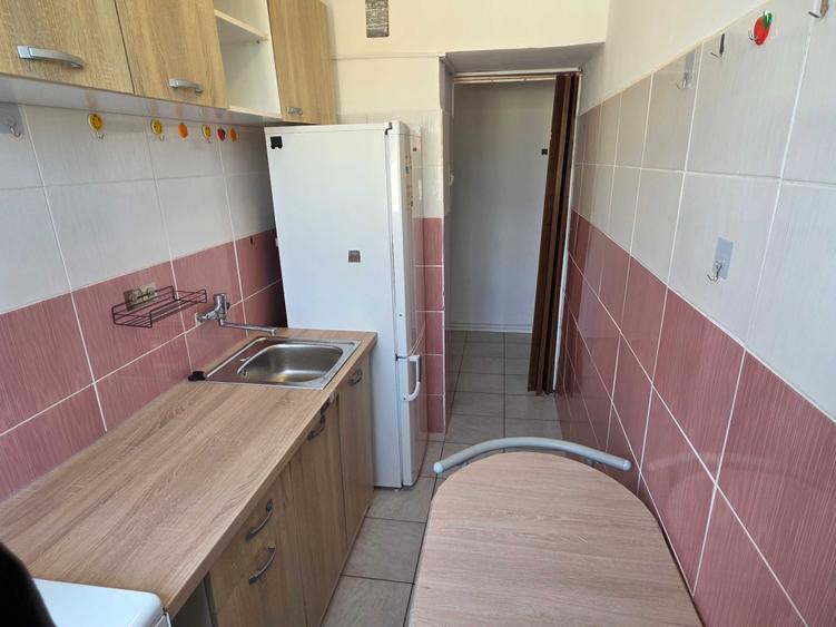 Apartament cu 2 camere semidecomandat în Dacia