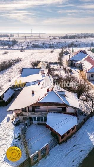 Casă individuală cu 8 camere cu Canalizare în Căldăraru