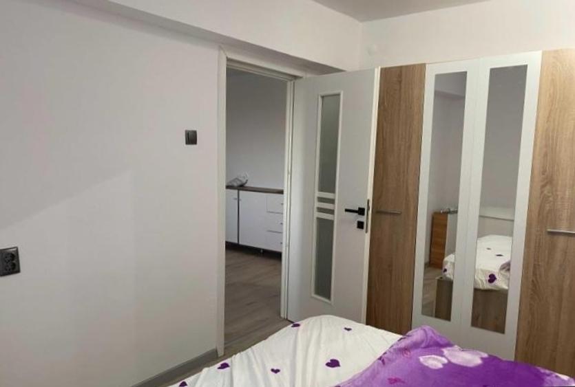 Apartament cu 2 camere semidecomandat, mobilat în Peninsula
