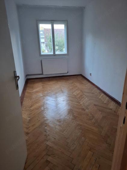 Apartament cu 3 camere decomandat în UTA