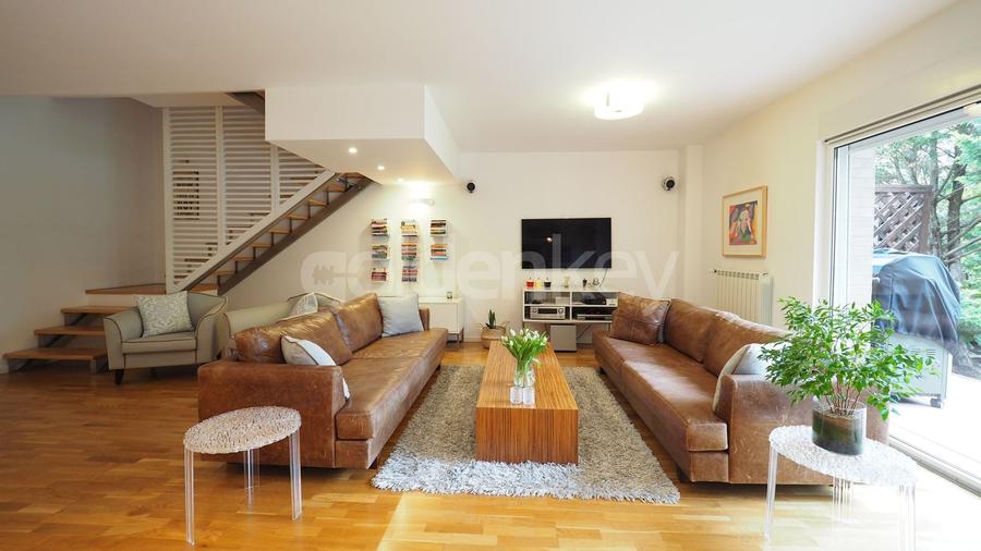 Duplex cu 7 camere cu Piscina în Pipera