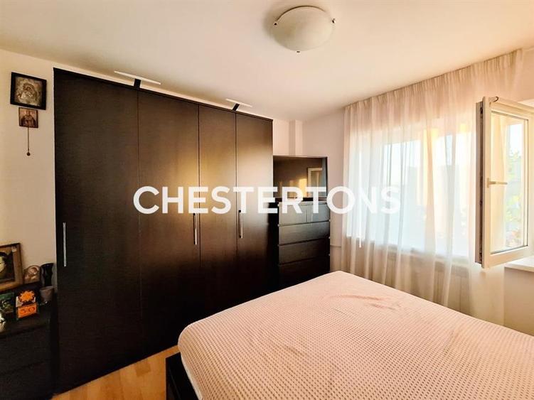 Apartament cu 3 camere decomandat în Tei