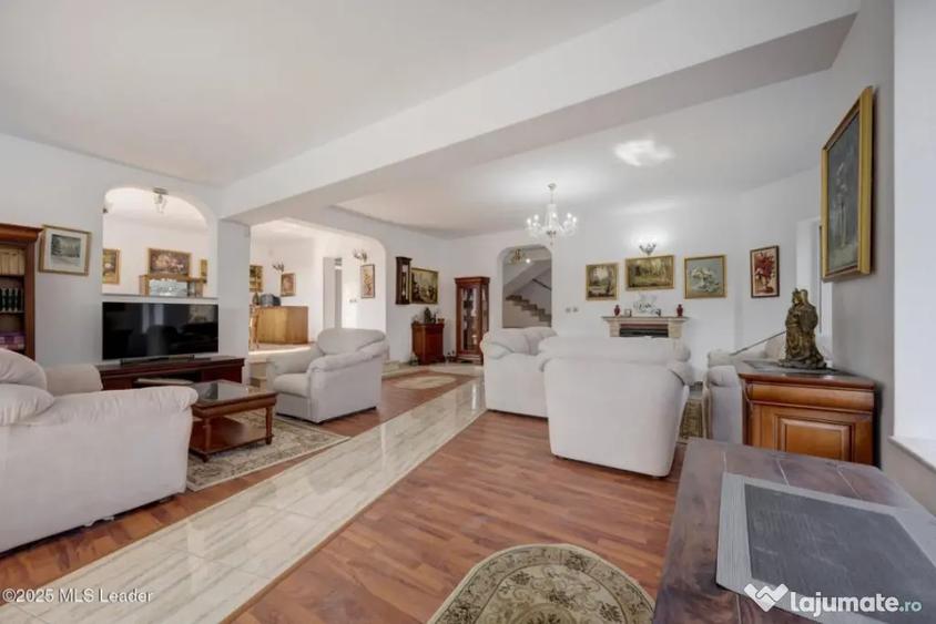 Casă cu 7 camere cu Teren 1120 Mp în Pipera