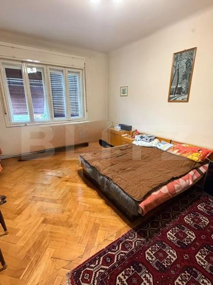 Apartament cu 3 camere semidecomandat, mobilat în Central