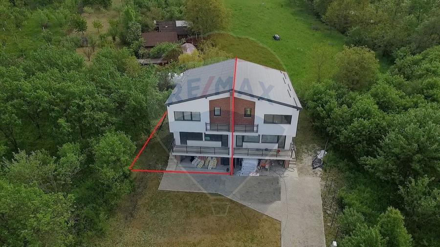 Duplex cu 4 camere cu Teren 226 Mp în Chinteni