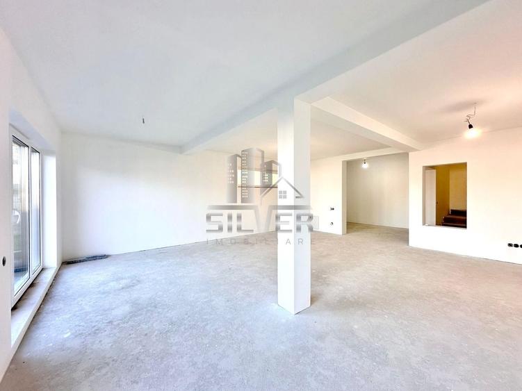 Duplex cu 4 camere cu Canalizare în Florești