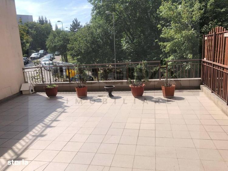 Apartament cu 3 camere în Zorilor