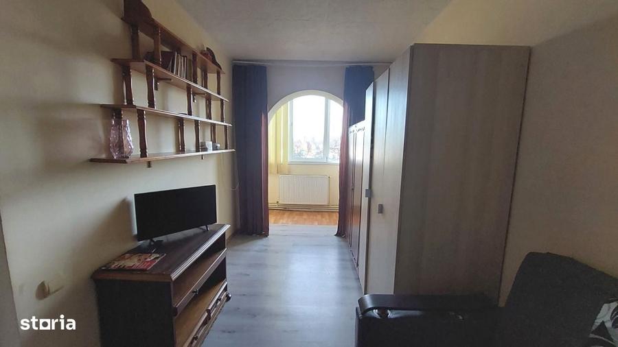 Apartament cu 3 camere decomandat, mobilat în Terezian — fotografia 2