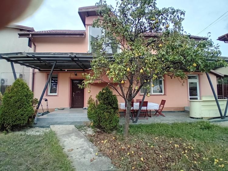 Casă individuală cu 4 camere cu Teren 427 Mp în Dudu