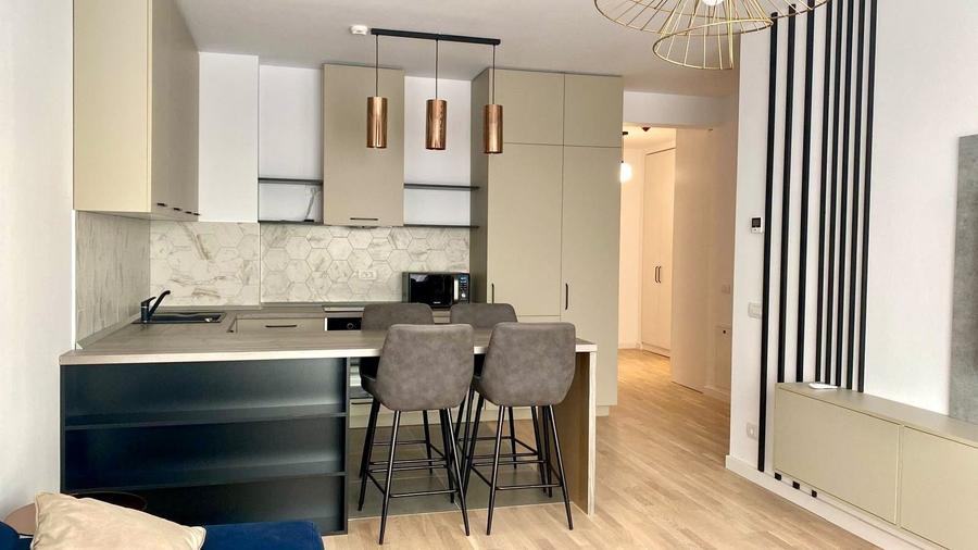 Apartament cu 2 camere decomandat, mobilat în Take Ionescu