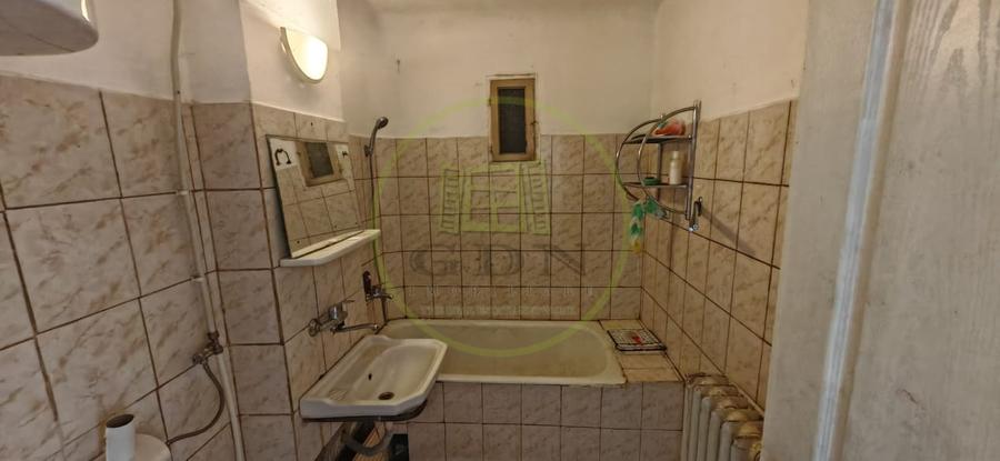 Apartament cu 4 camere decomandat în 1 Mai