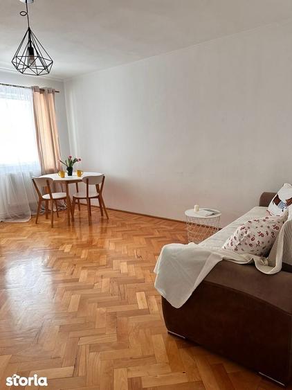 Garsonieră decomandată în Central