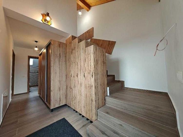 Casă cu 3 camere cu Teren 400 Mp în Hărman