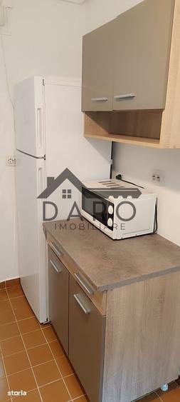 Apartament cu 3 camere decomandat în Cornișa