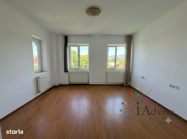 Apartament cu 2 camere semidecomandat în Hărmanului